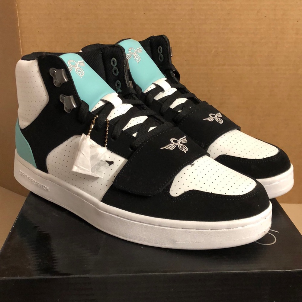 Creative Recreation Cesario white/teal size 10 1/2 brand new and discontinued